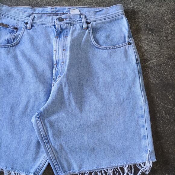 Vintage Calvin Klein Cut Off Denim Jean Shorts Mens 36 Blue Light Wash Loose 8" - Picture 3 of 8